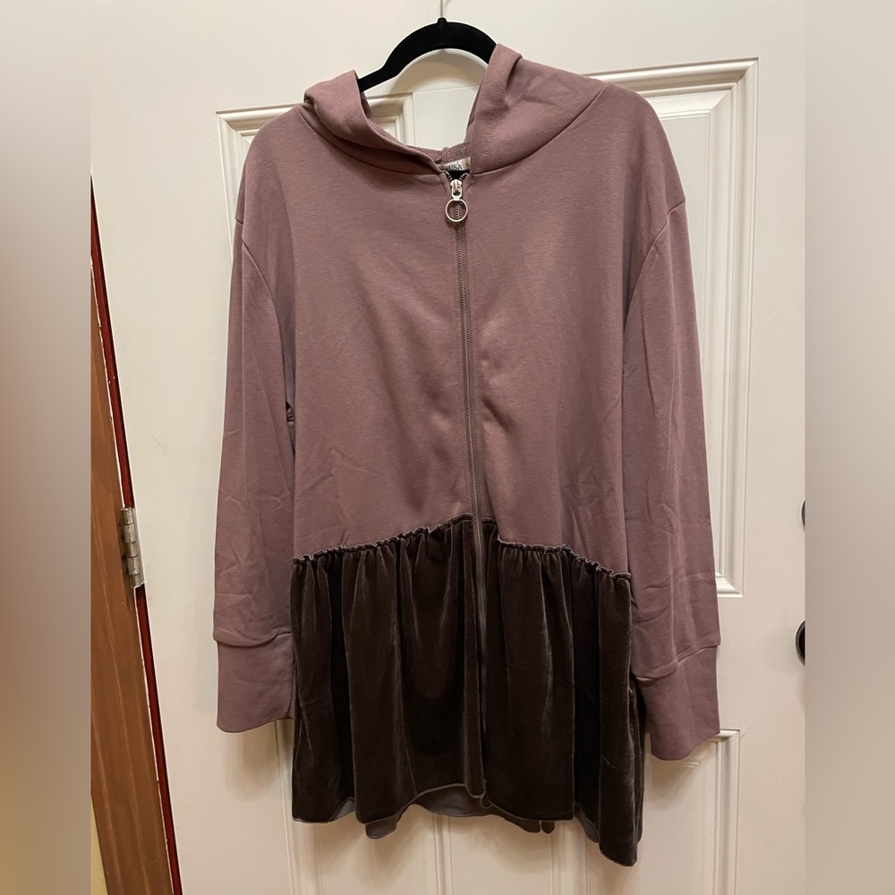 Z Avenue Hoodie with two side pockets. Finger ring pull with a two way zipper.